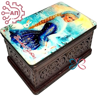 Шкатулка малая резная со смолой Новый год вид 2 Великий Устюг 34516 34516 - фото 96848