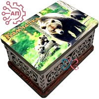 Шкатулка малая резная со смолой Медведица с медвежатами Камчатка 34969 34969