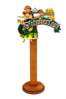 Магнит 3-хслойный девушка с кружками с логотипом Oktoberfest артикул 2578 - фото 51385