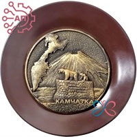 Тарелка сувенирная с 3D вставкой из гипса Вулкан медведи Камчатка 32068 - фото 89126