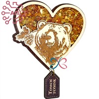 Магнит с янтарем и подвесом Медведь в сердце Томск 26470 - фото 90375