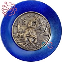 Тарелка сувенирная с 3D вставкой из гипса Медведь с рыбой и маяк 34922 34922