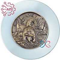 Тарелка сувенирная с 3D вставкой из гипса Медведь с рыбой и маяк 34922 34922
